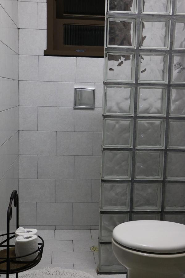 Excelente Quarto Com Cama De Casal King Em Casa Perto Do Aeroporto De Curitiba Sao Jose dos Pinhais Luaran gambar